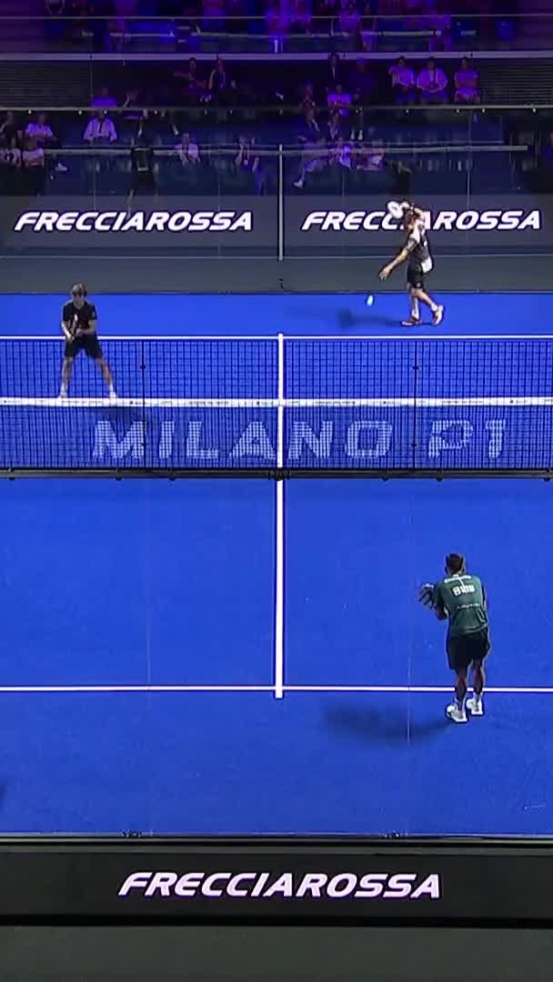 Amazing and long rally that Galán finishes at the net with a great drop
