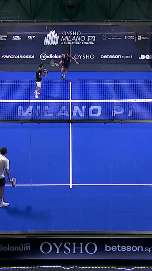 Incredible return by Leal from outside the court