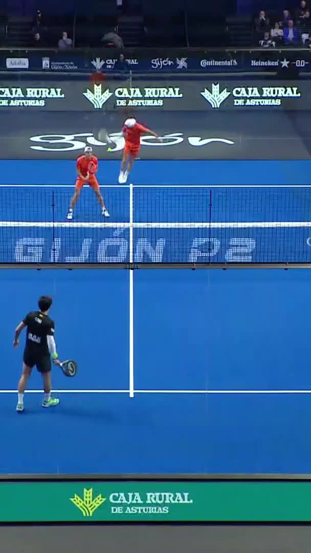 Nieto counters an opponent’s smash with a backhand x4
