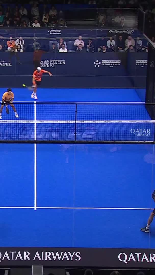 Gutierrez and Alfonso take another break point after a great rally with multiple volleys ends with an error from Galan