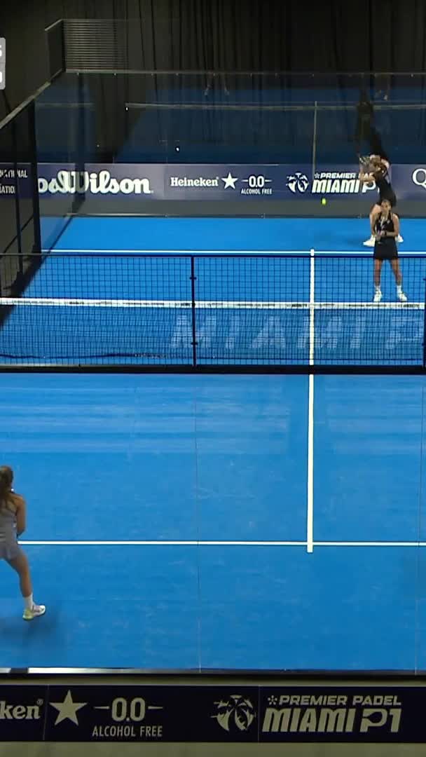 Incredible drop shot by Rodriguez to win the rally
