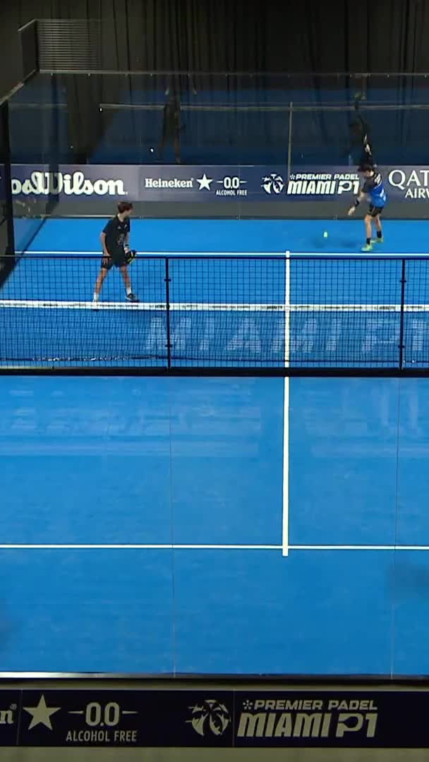 Torre and Cabeza win the first set after an unforced error by Marc Quilez; Quilez thinks the serve was out