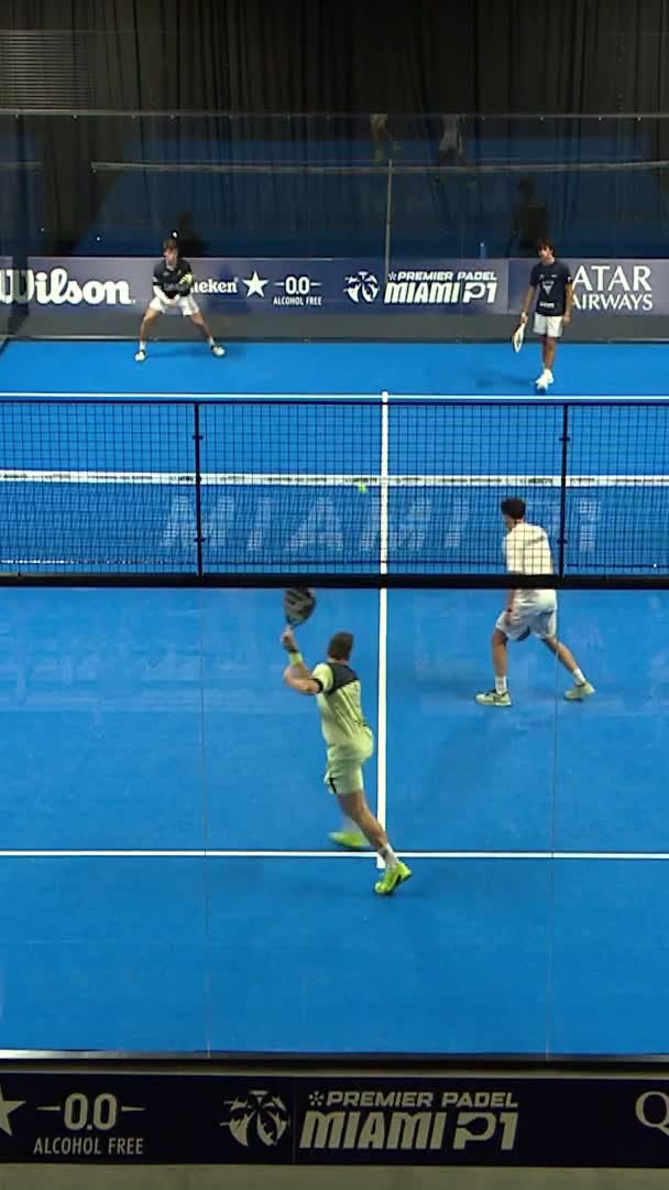 Guerrero & Navarro win the first set