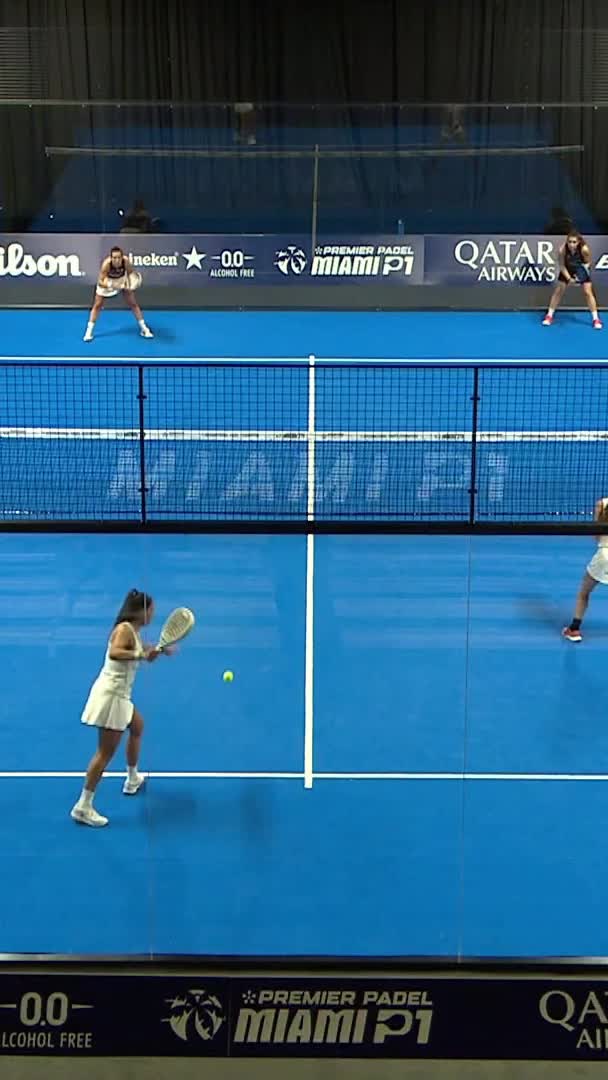 Araujo hits a vibora to take a game point