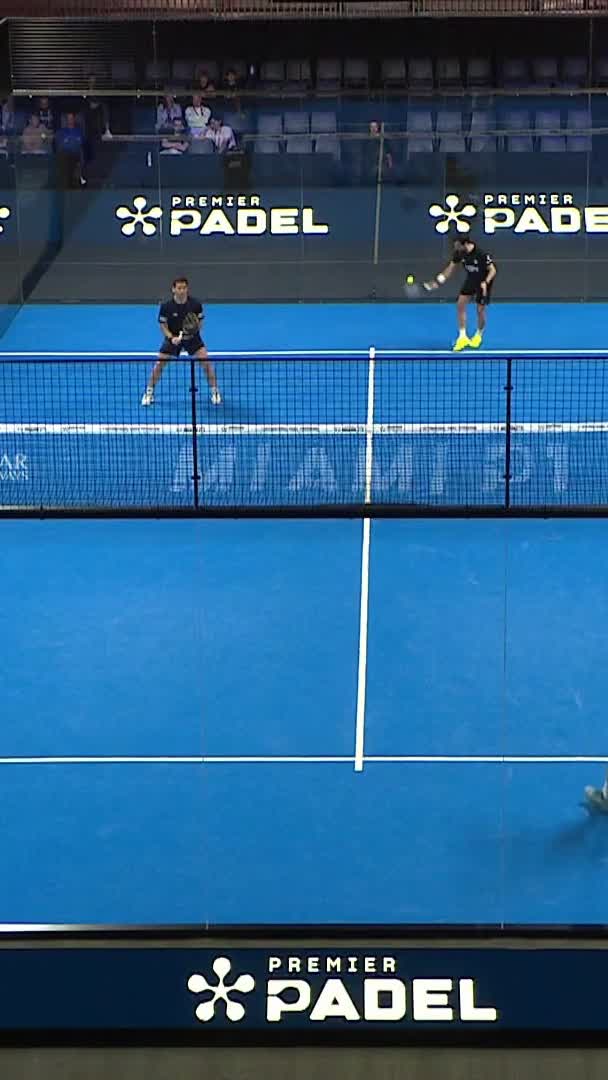Break point by Stupaczuk & Yanguas after an unforced error by Di Nenno
