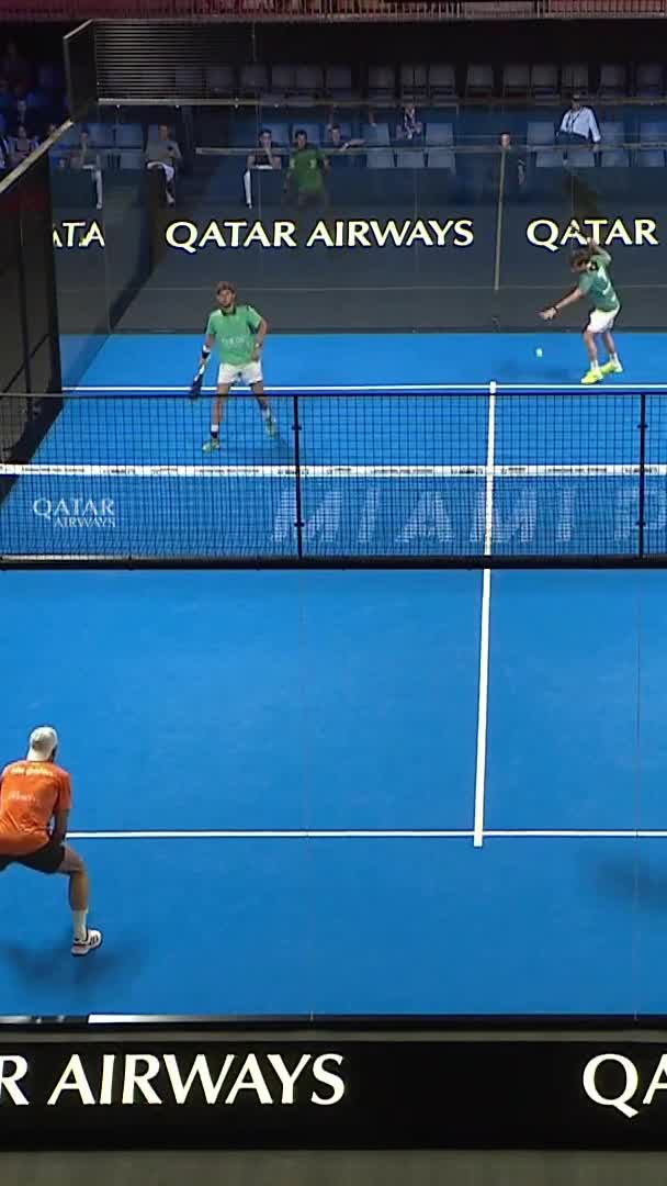 Alejandro Galan wins the break point with a powerful smash
