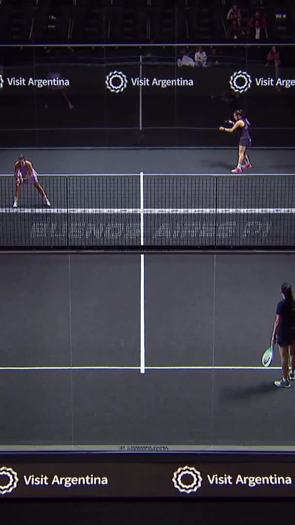 The Sanchez - Ustero pair gets the first Break of serve in the second set