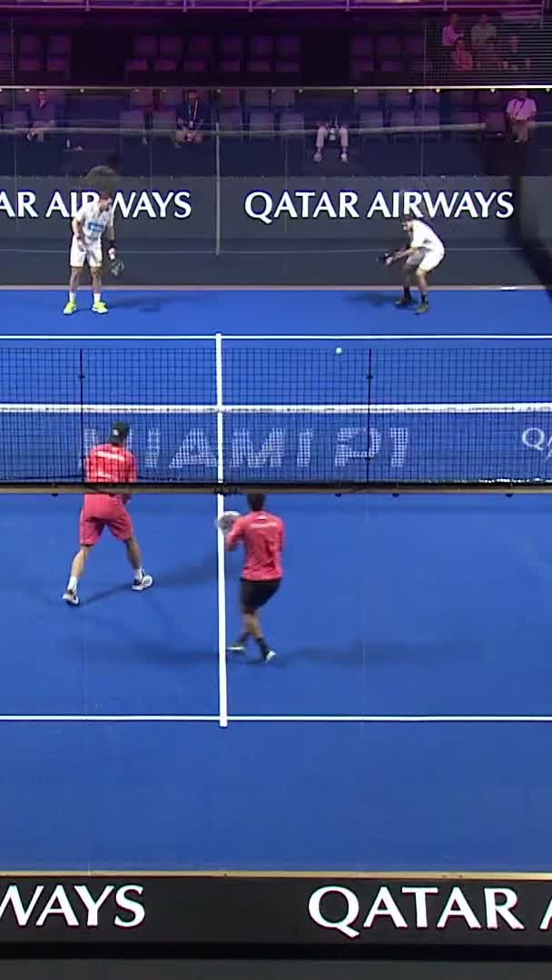 Exceptional drop shot from Galan wins the game
