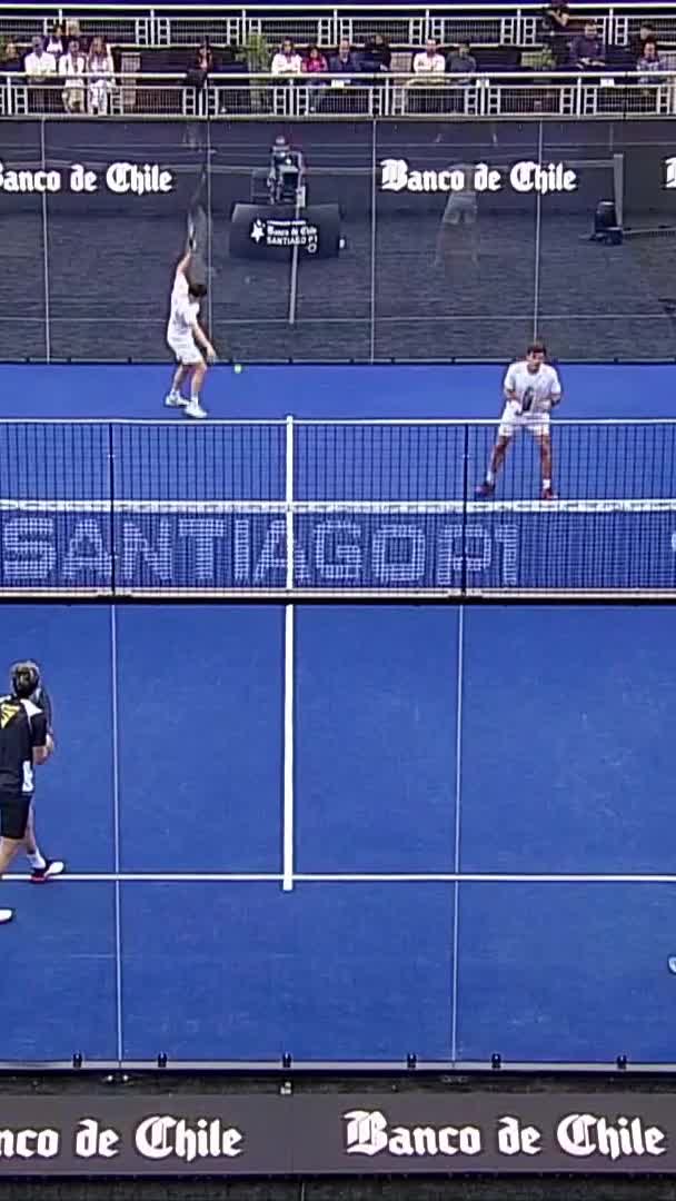 Amazing point by Stupaczuk from outside the court