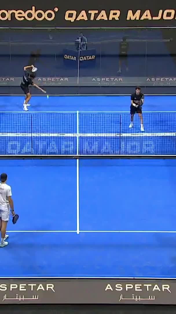 Impressive backhand X4 from Augsburguer sets the table for the break point