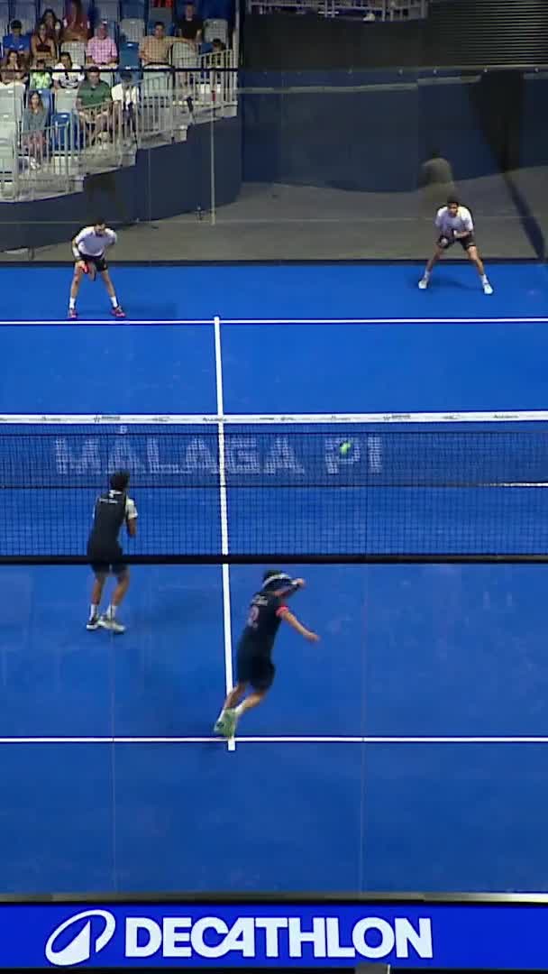 Great point by Sánchez from outside the court