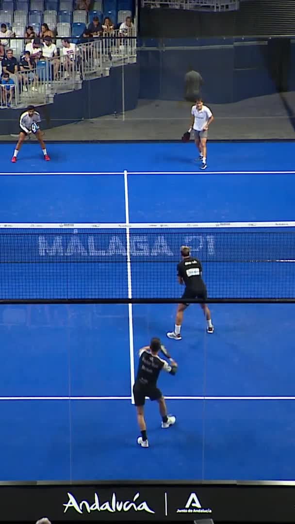 Sager kills the ball in front of the net with a great drop shot to force the break point