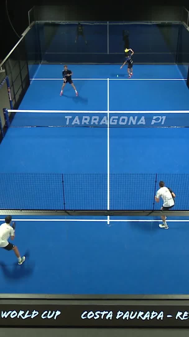 Gala with a brilliant return from beyond the court
