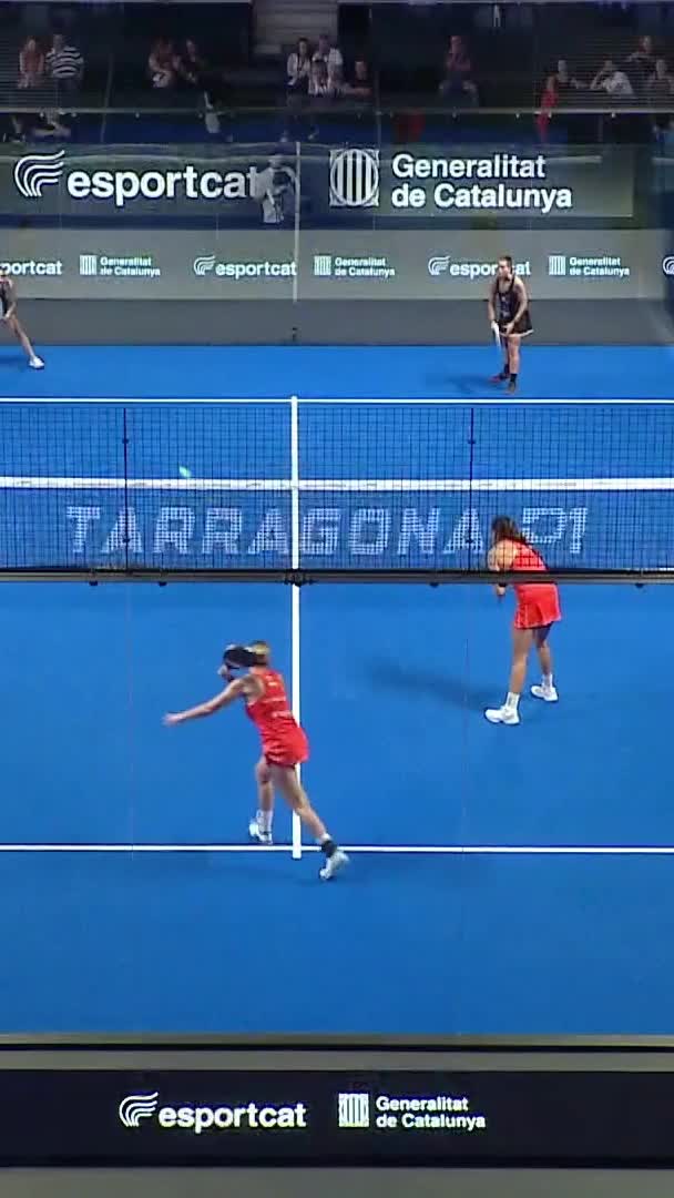 Ustero and Araujo win the match point and advance to the semifinals
