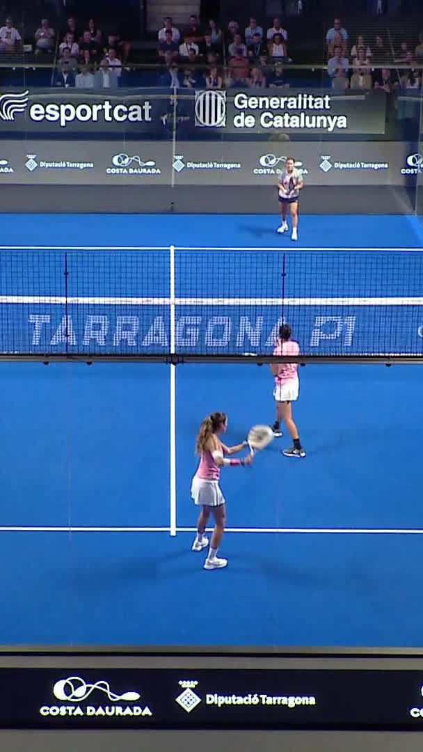 Brea wins a good rally with a forehand to the corner