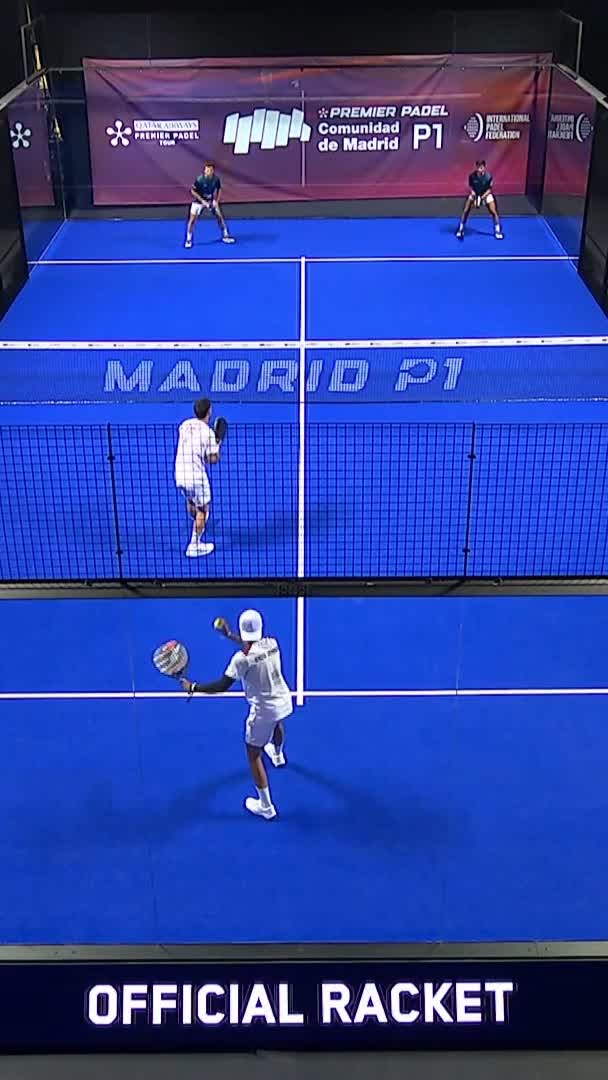 Goenaga responds with a fantastic drop shot as well