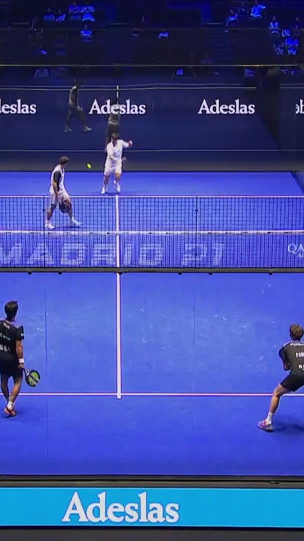 Impressive backhand x3 from Yanguas