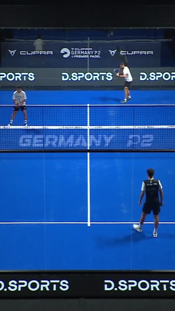 Leal wins the point from outside of the court and break the opponent's serve